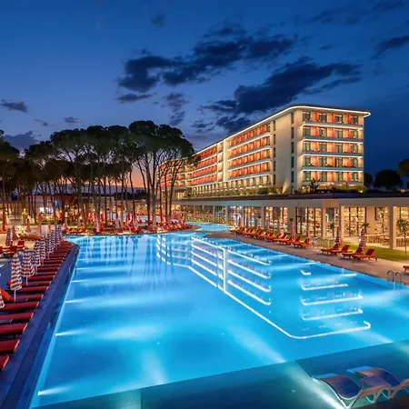Trendy Perge & Hotel