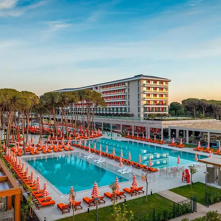 Hotel Trendy Perge & 5*