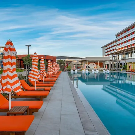 Trendy Perge & Hotel