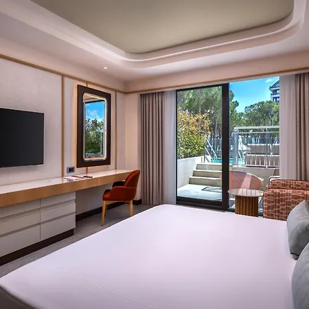 Trendy Perge & Hotel